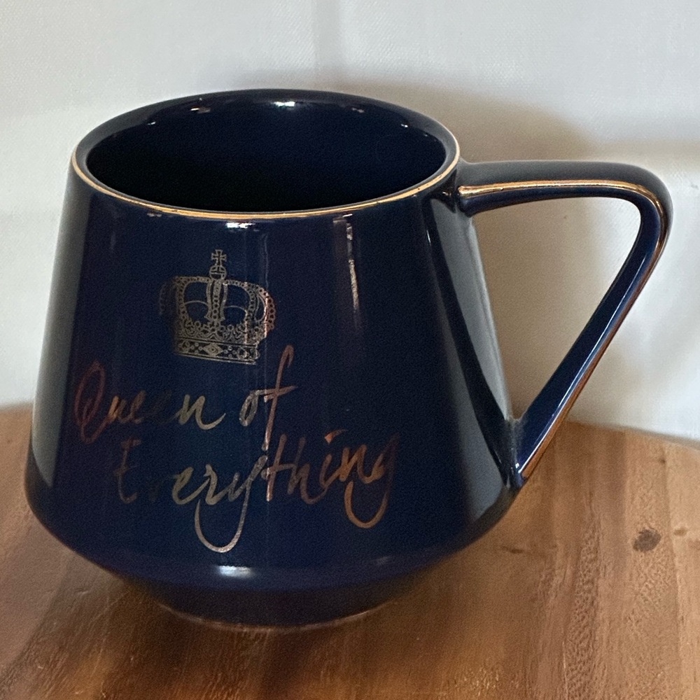 “QUEEN Of EVERYTHING” Ceramic Mug